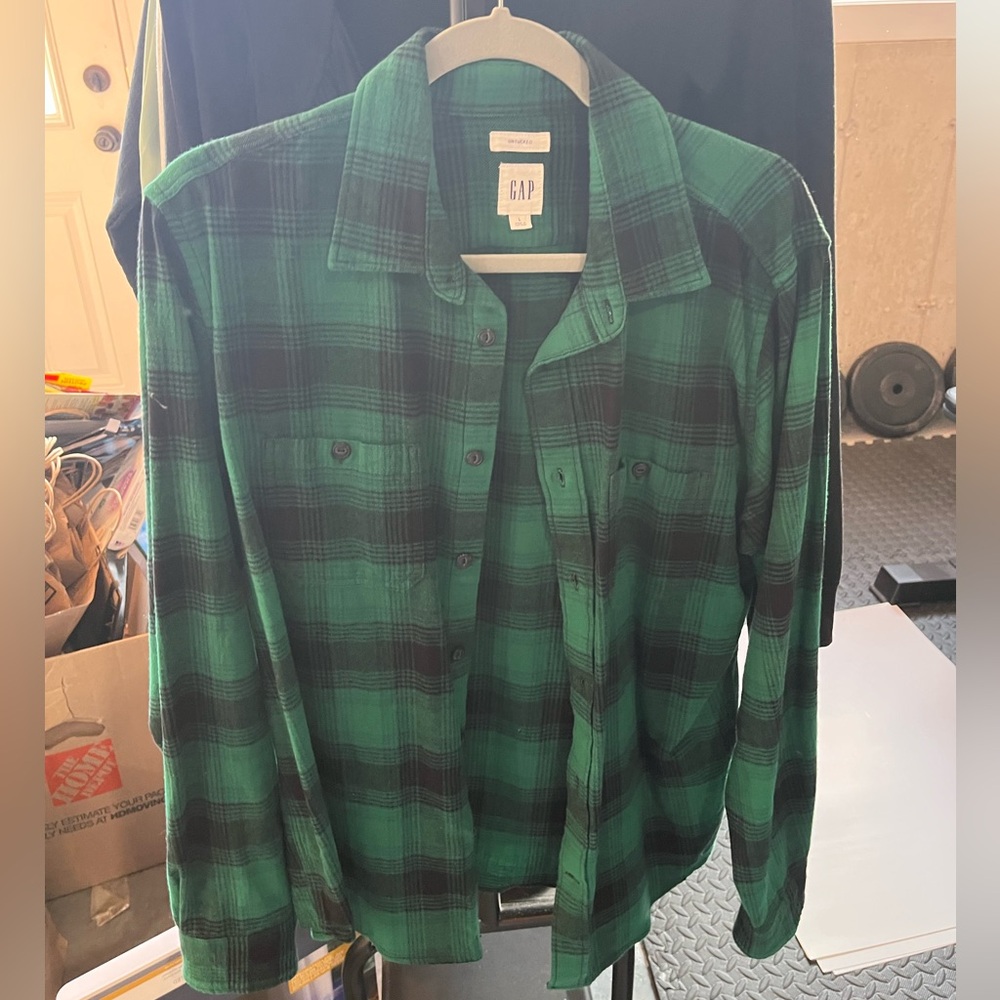 GAP Untucked Green Checkered Shirt